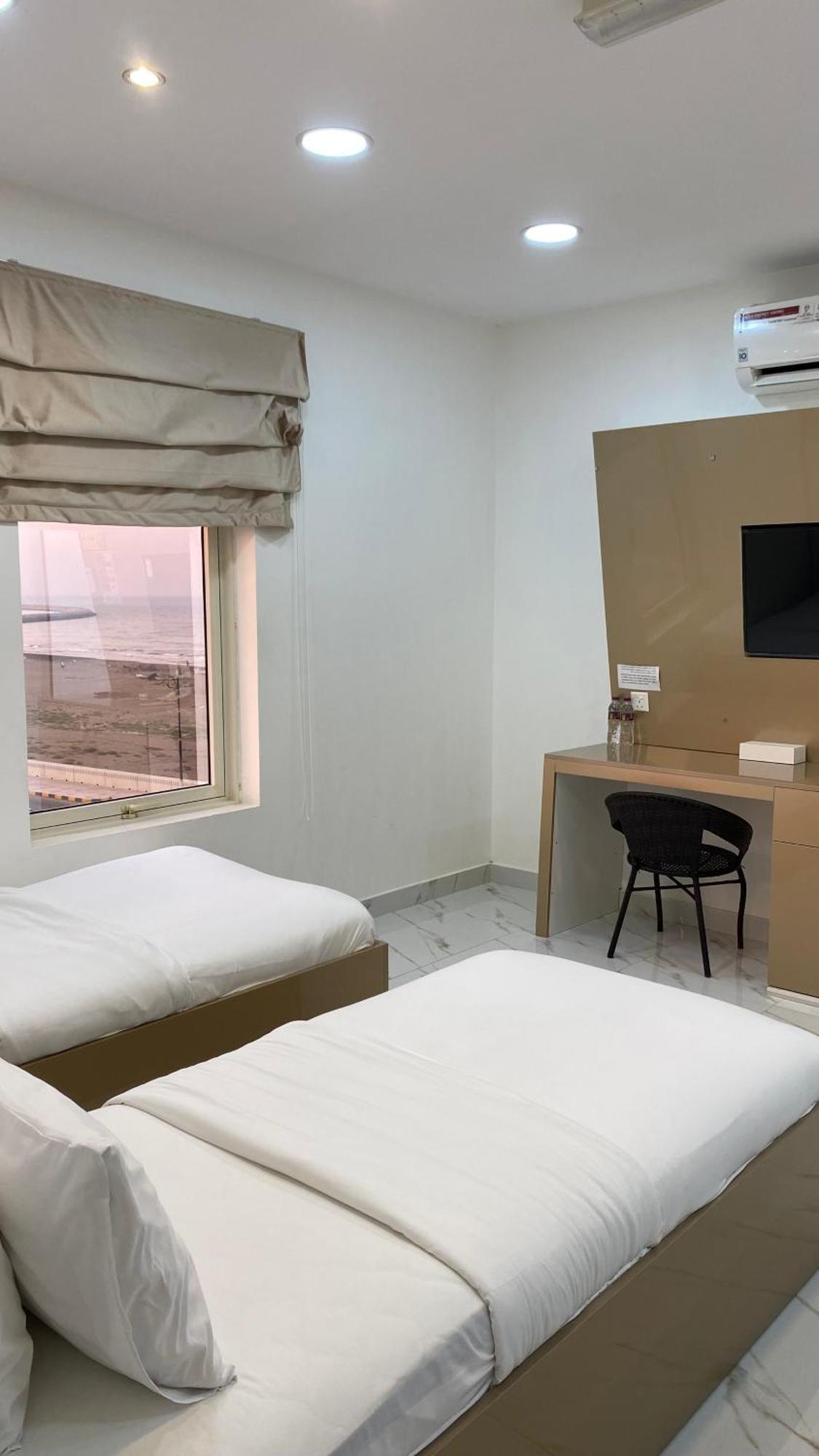Marina Hotel Sohar Bagian luar foto